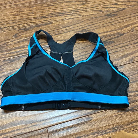 Under Armour Sports Bra - Picture 3 of 4